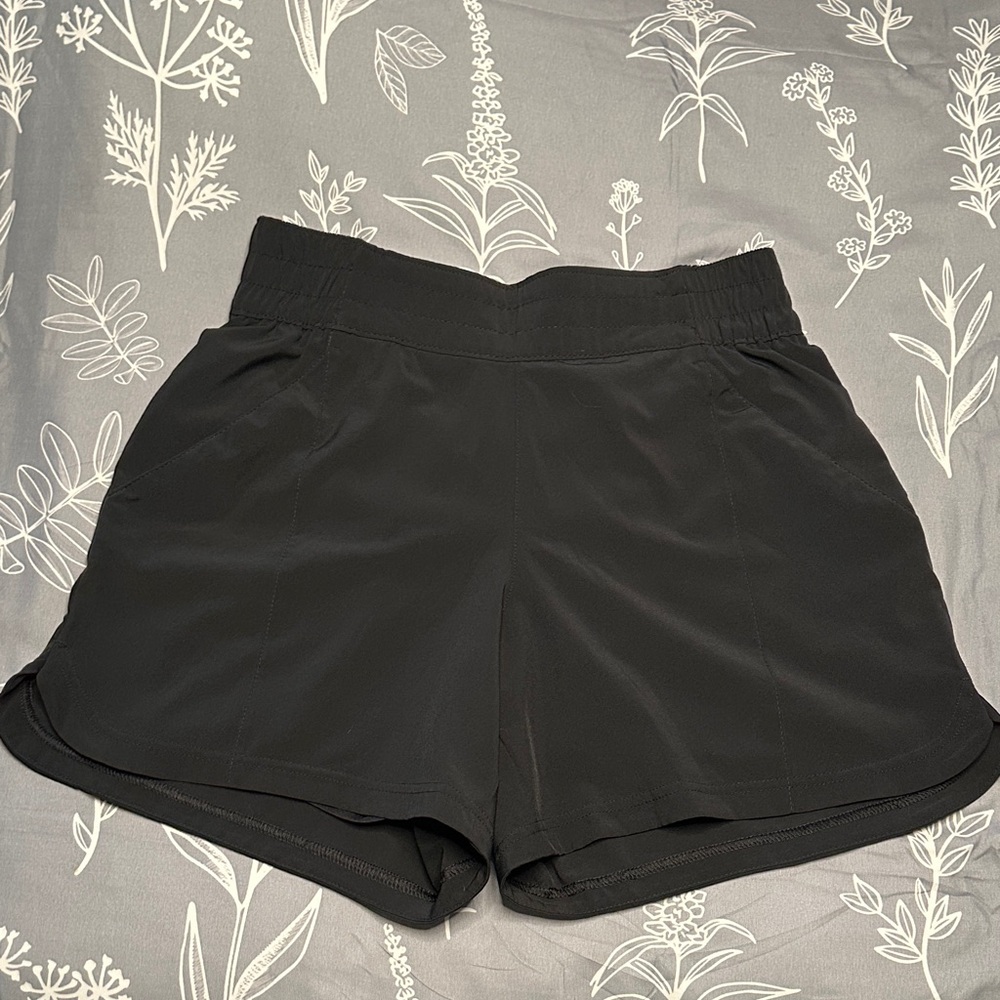 Columbia Black Women's Shorts with liner - sz Medium